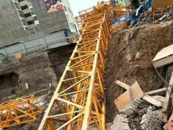 思明区吊车出租_履带吊车租赁需要注意的安全问题